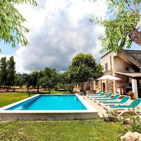 Villa Sleeps 6 With Pool Air Con And Wifi