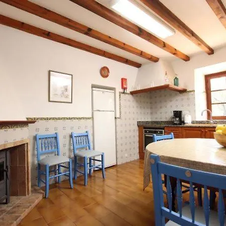 Sleeps 6 With Pool Air Con And Wifi Pollenca