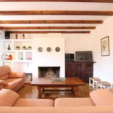 Sleeps 6 With Pool Air Con And Wifi Villa