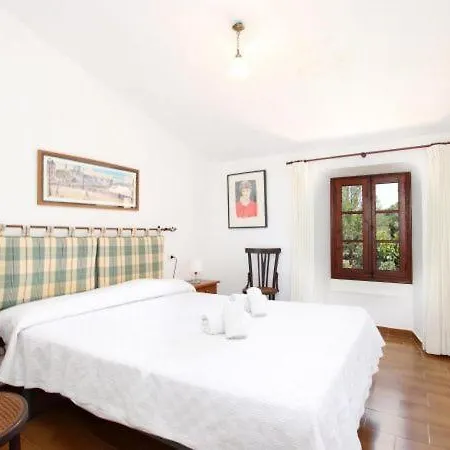 Villa Sleeps 6 With Pool Air Con And Wifi